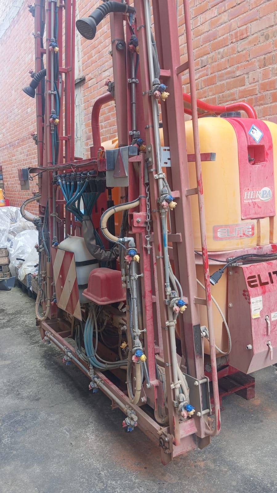 Carro_de_herbicida_marca_HERPA_talleres_clemen_lerma_burgos